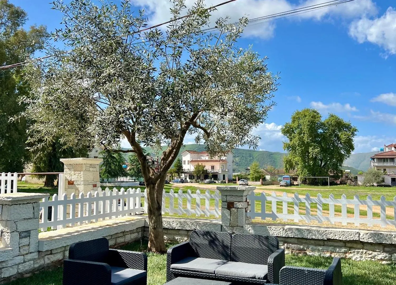 Vila Mehmeti Delvine 0*,  Албания